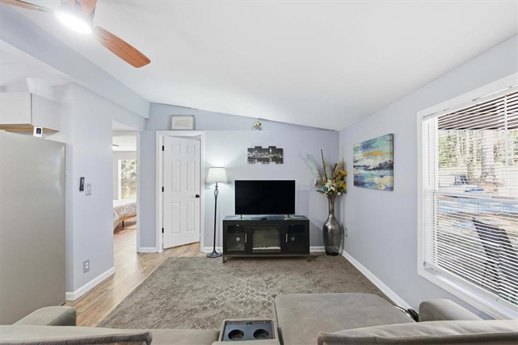 103 E Bearcreek Road