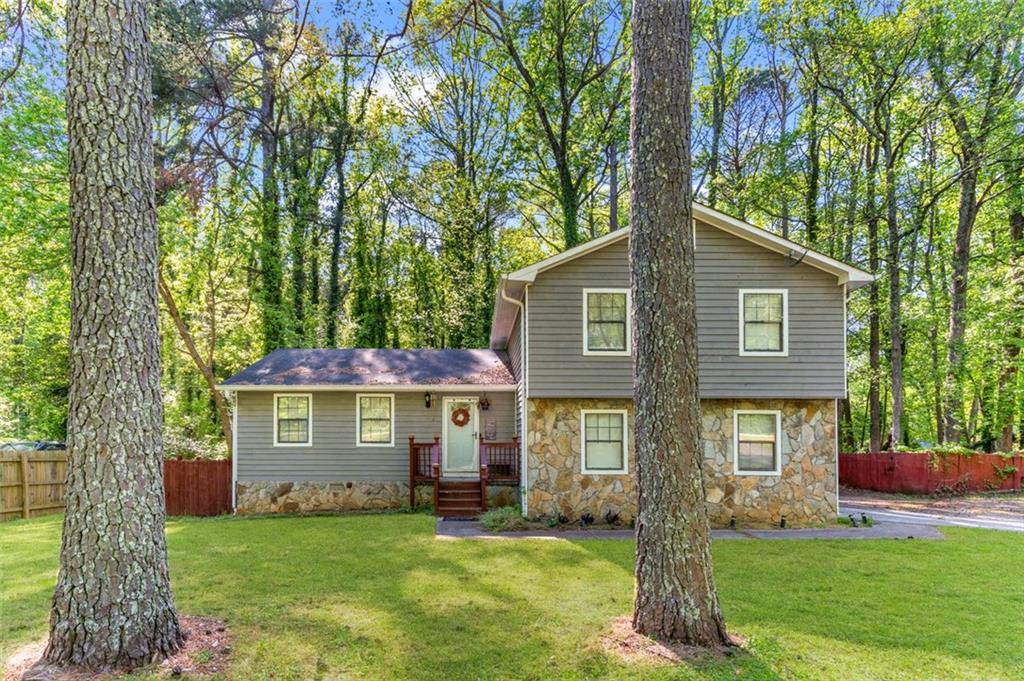 484 ABERDEEN Drive