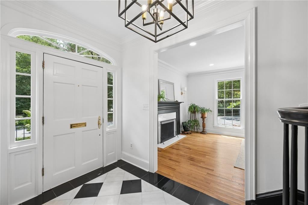 19 Lullwater Place NE 19