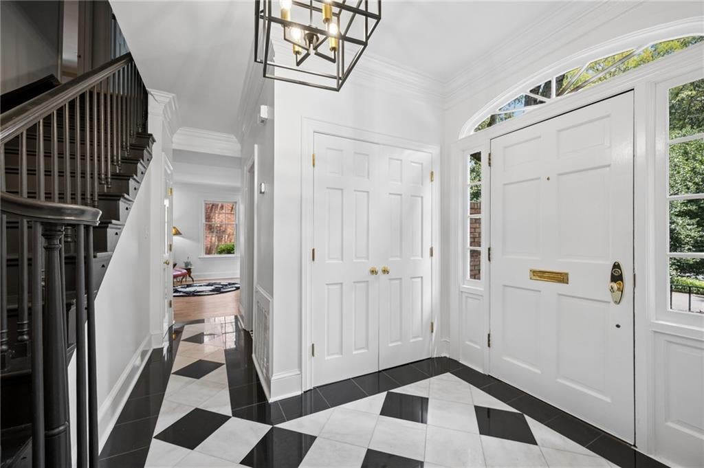 19 Lullwater Place NE 19