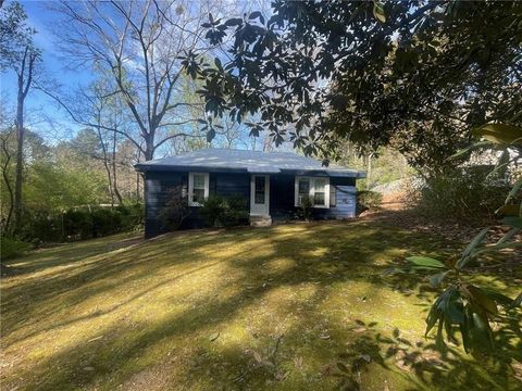 Homes For Sale - 16040 Henderson Road<br/> Milton, GA 30004