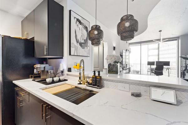 400 W Peachtree Street NW 1215