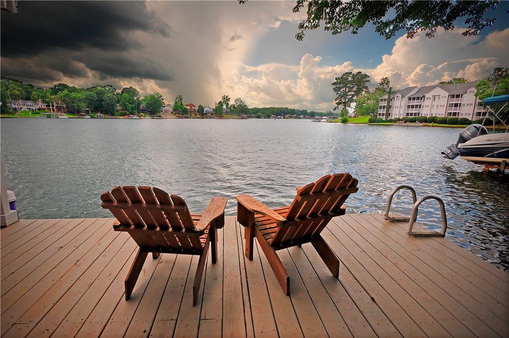 10121 Lakeview Parkway