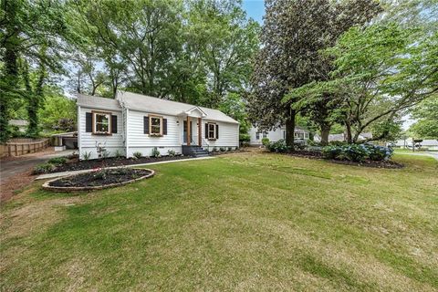 Homes For Sale - 476 Freyer Drive<br/> Marietta, GA 30060