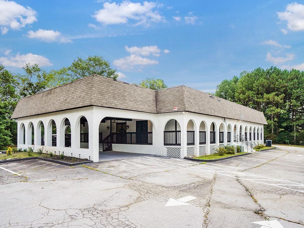 Prime investment Opportunity to own Event Center, Restaurant and operating Business. This beautiful event center for sale or lease to purchase with owner financing available. This beautifully property is perfect for events and gatherings. Located in a great area, and is a popular spot for parties, weddings, corporate events, and more. Its stylish design and modern amenities attract many guests, ensuring a steady stream of bookings and good income potential. Its prime location makes it easy for people to visit, adding to its popularity and success. You can take advantage of its established reputation and continue to grow the business. Discover the income potential!
Currently leased out to tenant for 3 years running restaurant/bar.
