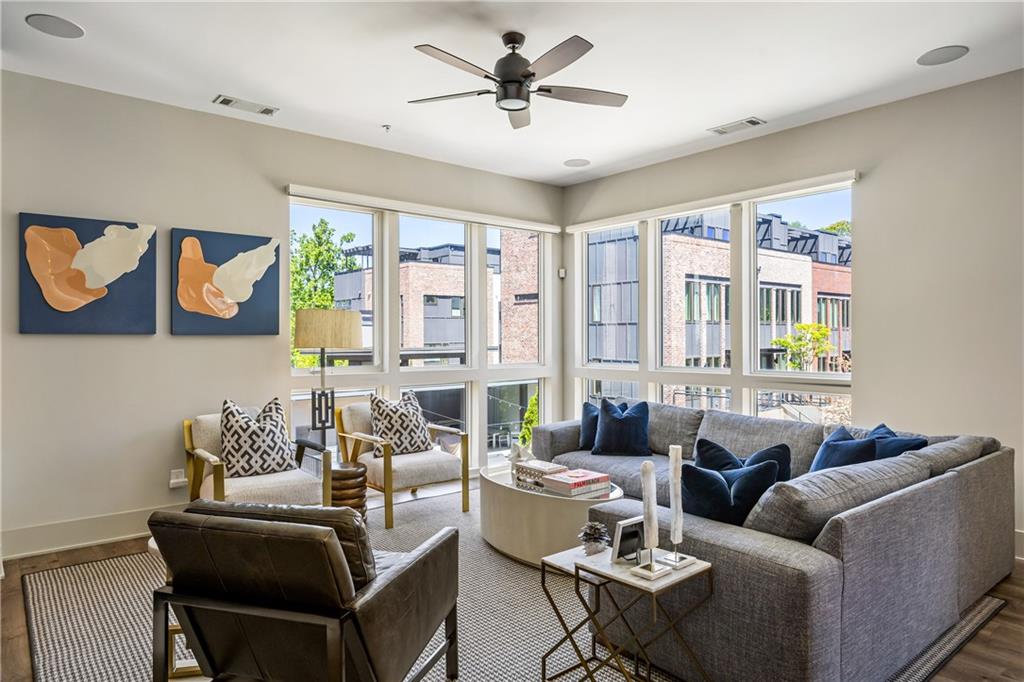 1296 Chelsea Circle NW