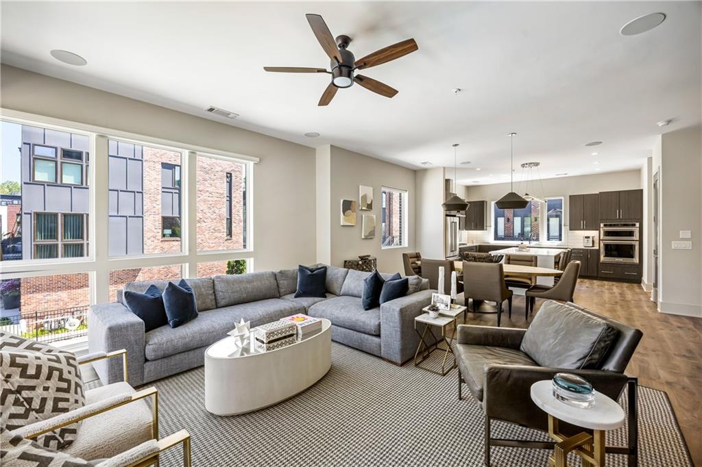 1296 Chelsea Circle NW