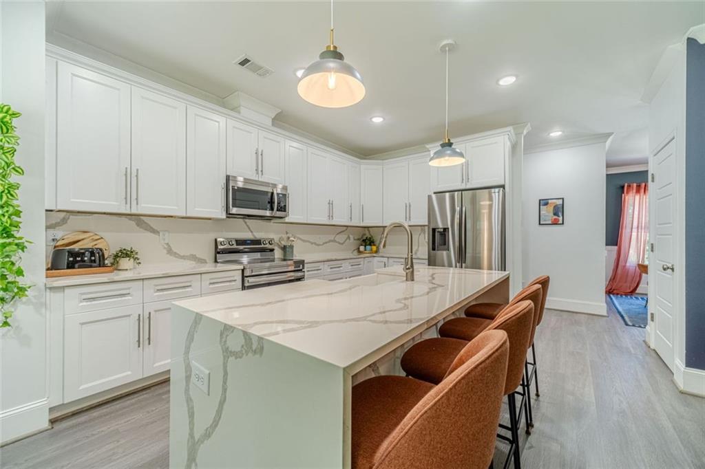 2921 Lee Road SW