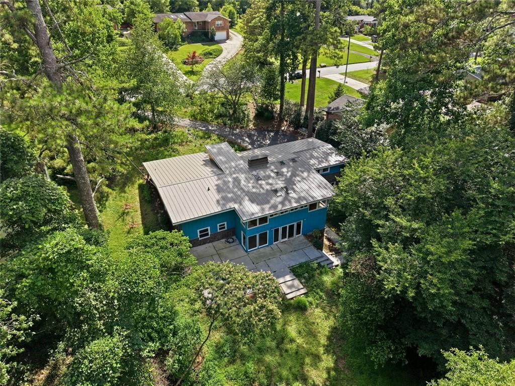1989 N Ridgeway NE