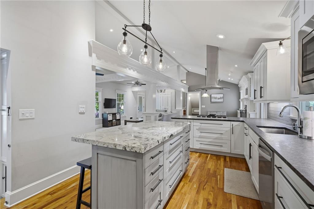 2875 Barbara Lane NE