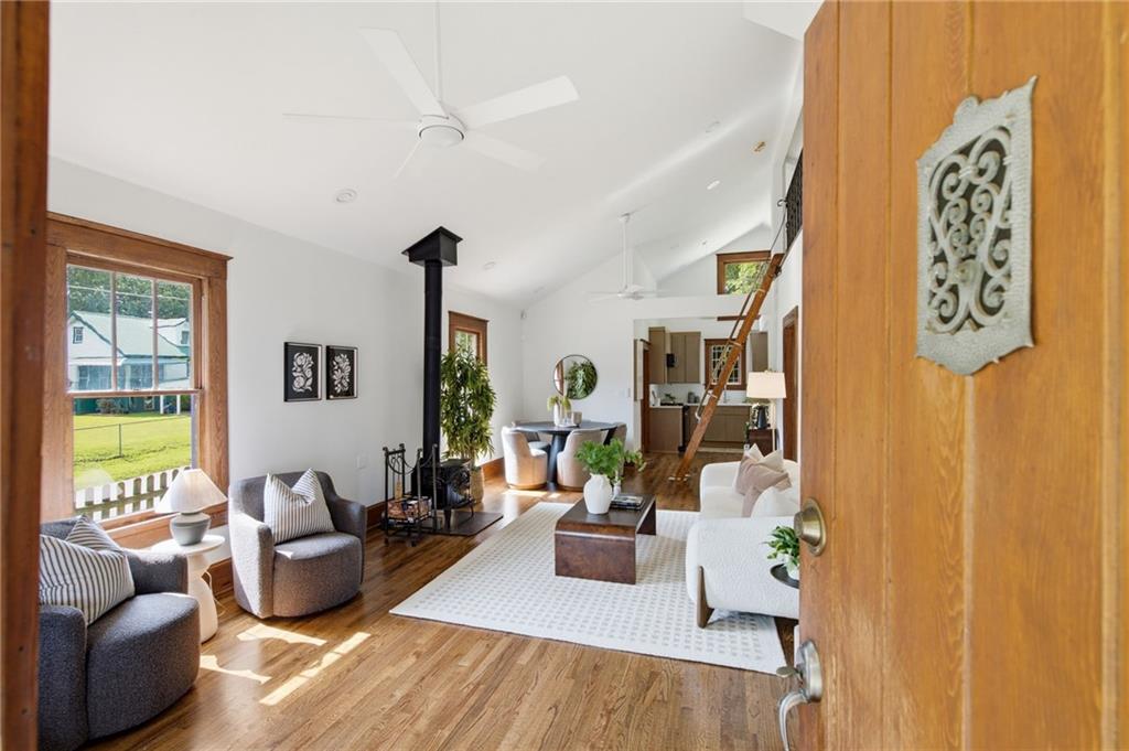 649 Federal Terrace SE