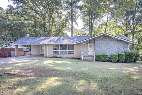 Homes For Sale - 102 Summit Drive<br/> Griffin, GA 30224