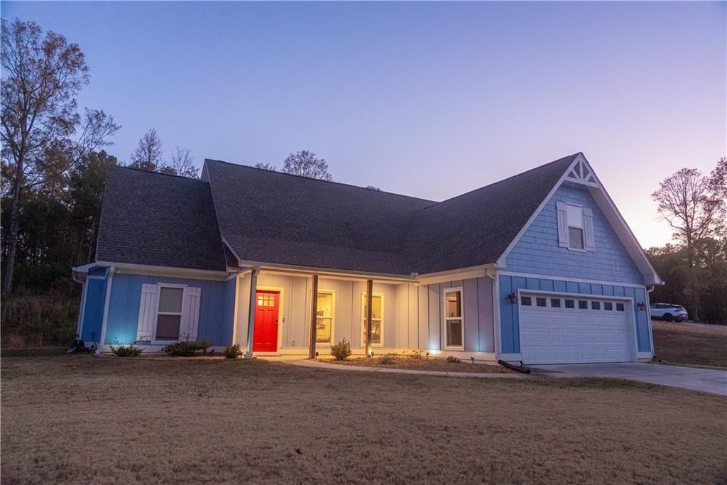 Photo of 408 Peachtree Lane SE, Calhoun, GA 30701 (MLS # 7683087)