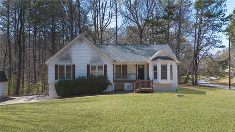 Homes For Sale - 229 Oak Landing Drive<br/> Douglasville, GA 30134