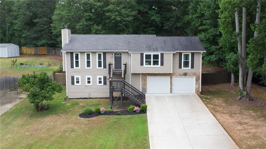 Welcome to this charming 4 bedroom, 3 bathroom home with no HOA within the Horseshoe Bend neighborhood. This home had a top to bottom remodel since 2019. New windows, shutters and gutters were installed in 2022 and the driveway was replaced in 2020! The pets and kids will enjoy the huge, fenced backyard. This home checks all the boxes! Come check it out!
