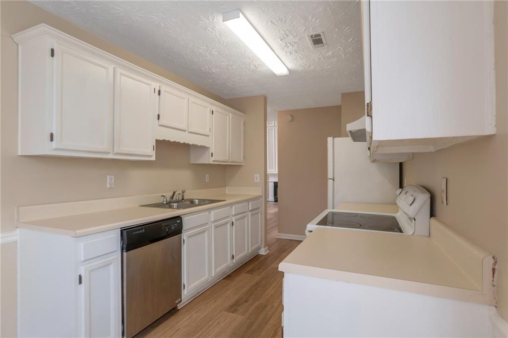 3984 Oak Glenn Drive, Duluth, Georgia image 6