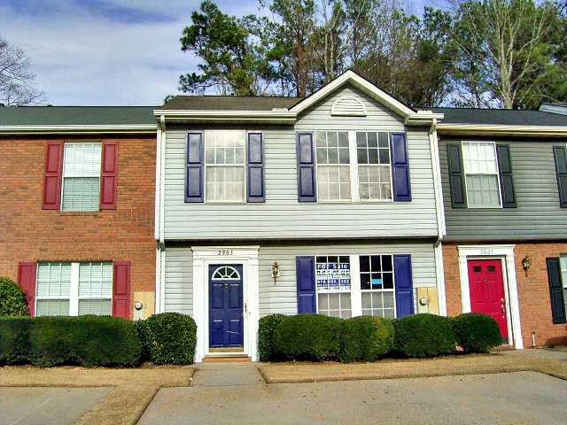 LARGE TOWNHOUSE IN MOVE IN CONDITION. FRESH PAINT, NEW CARPET & APPLIANCES. SHOWS GREAT !! LENDER PRE-QUAL LTTR /PROOF OF FUNDS AND CORP ADDENDUMS WITH ALL OFFERS. SOLD AS IS AS CORP OWNED. PROP APPROVED FOR EXPRESS PATH FINANCING. NO DISCLOSURE / NO TERMITE LETTER.