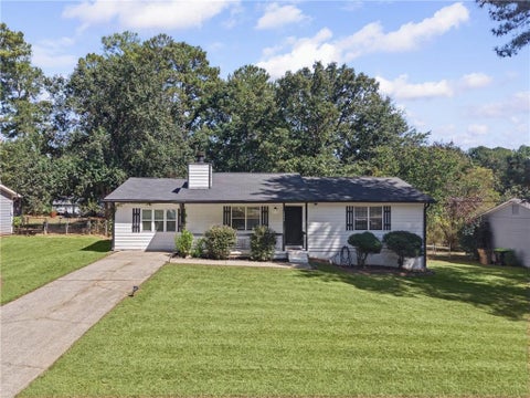 Homes For Sale - 1096 Greendale Lane<br/> Jonesboro, GA 30238
