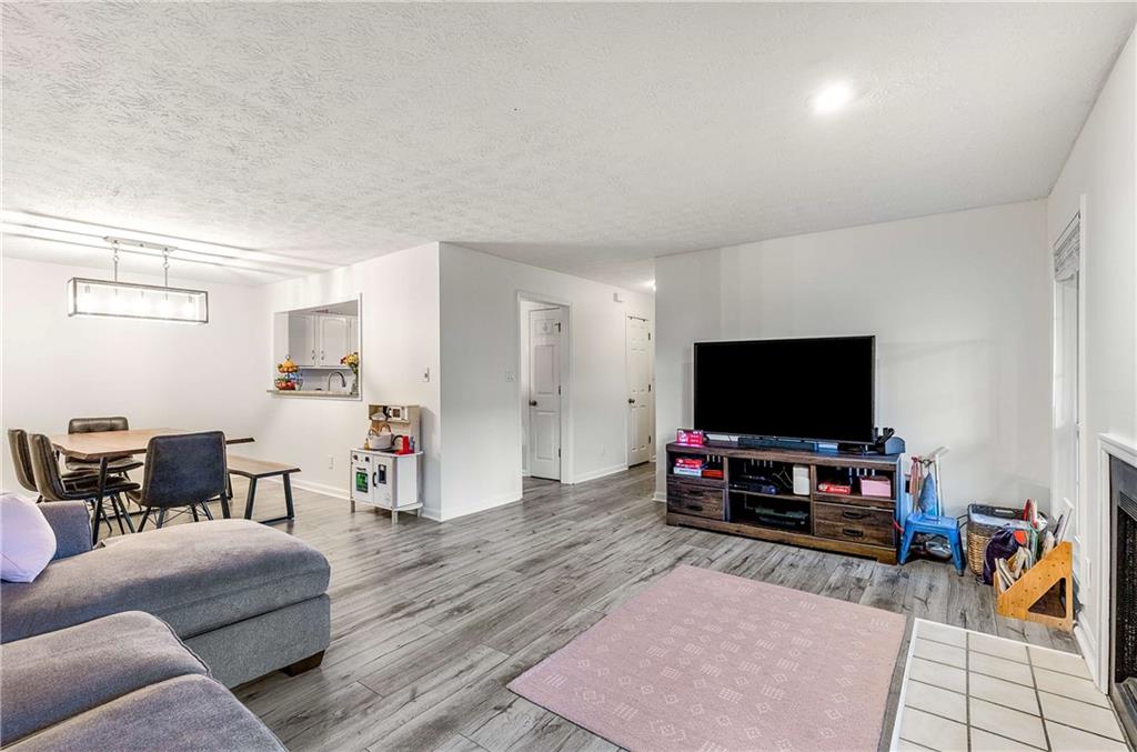 1188 Weatherstone Drive NE