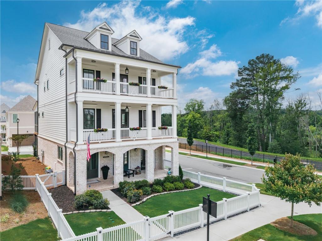 605 S Club Drive