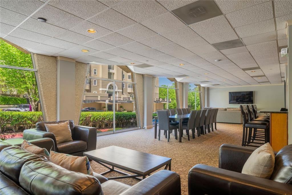 ParkLane On Peachtree - Residential