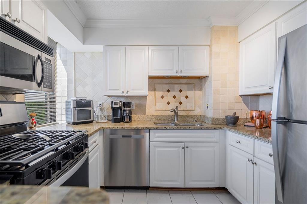 ParkLane On Peachtree - Residential