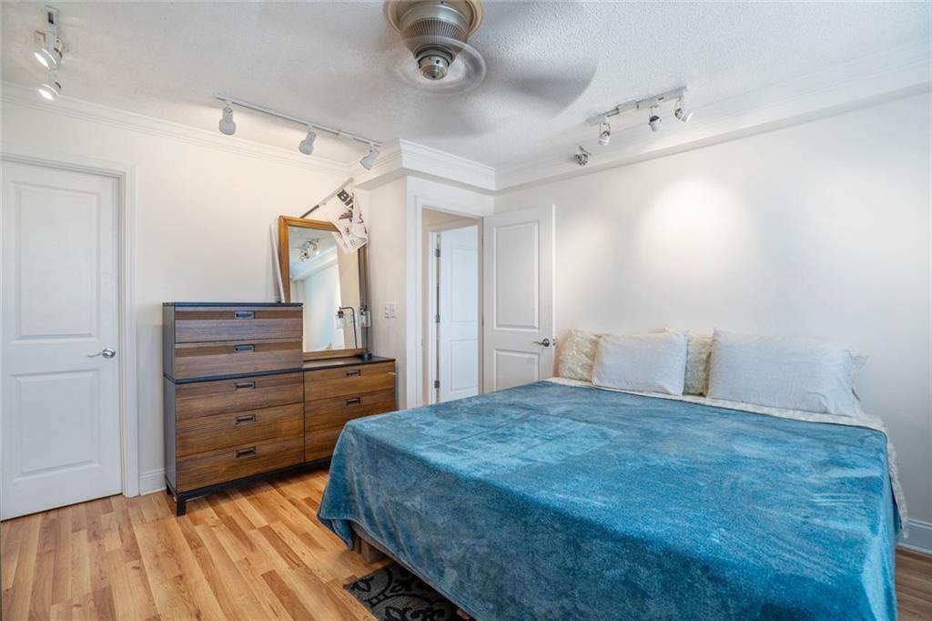 ParkLane On Peachtree - Residential