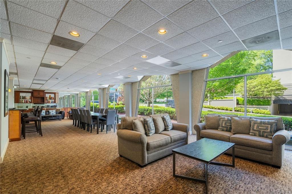 ParkLane On Peachtree - Residential