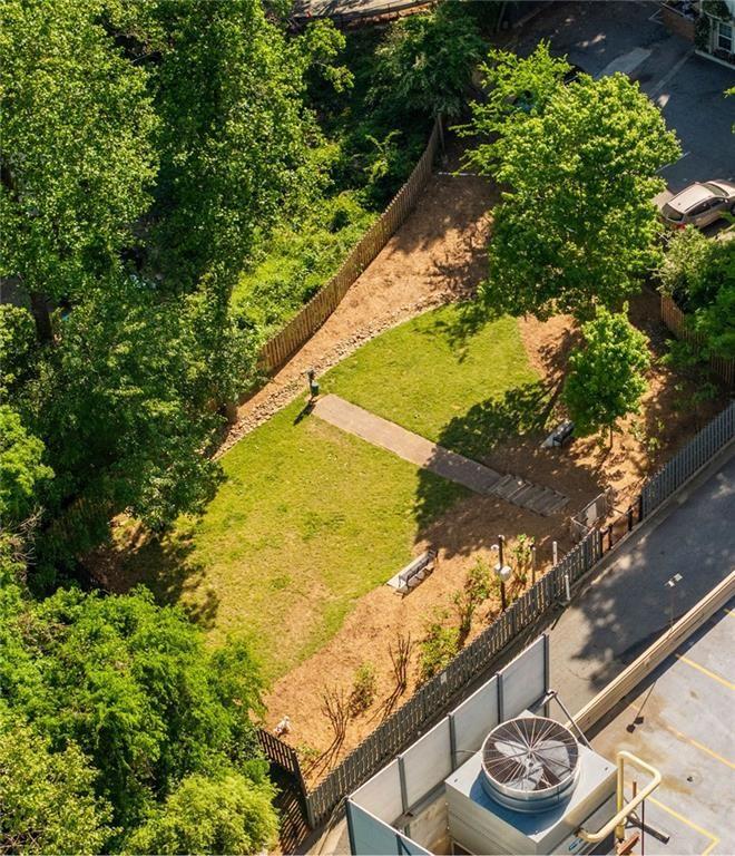 ParkLane On Peachtree - Residential