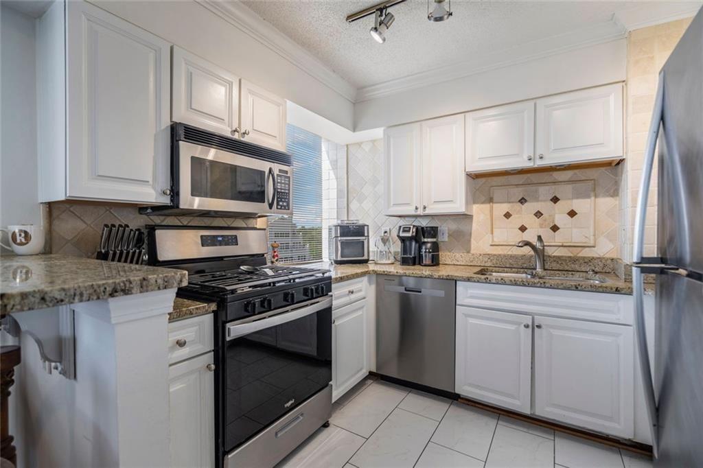 ParkLane On Peachtree - Residential