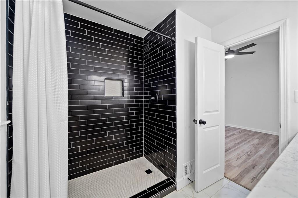 3451 Birchwood Trail, Snellville, Georgia image 35