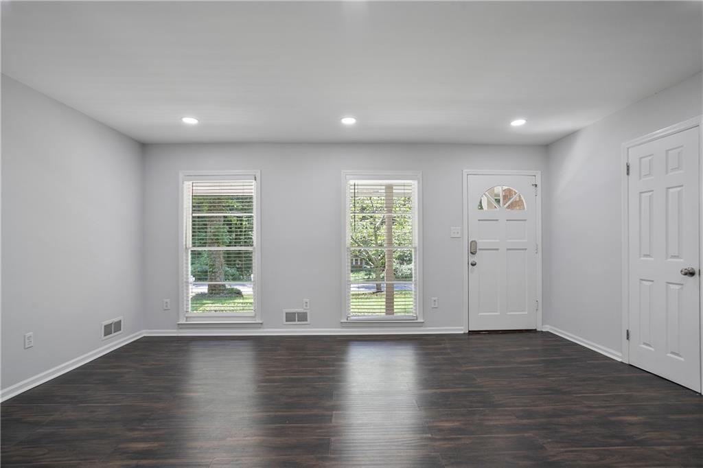 85 Valleybrook Drive