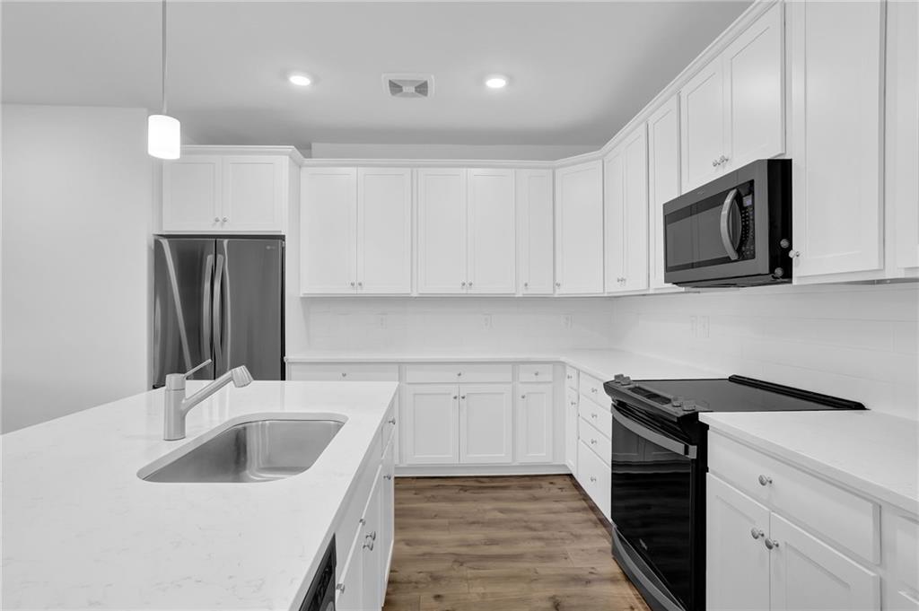 3211 Orwell Way 4404