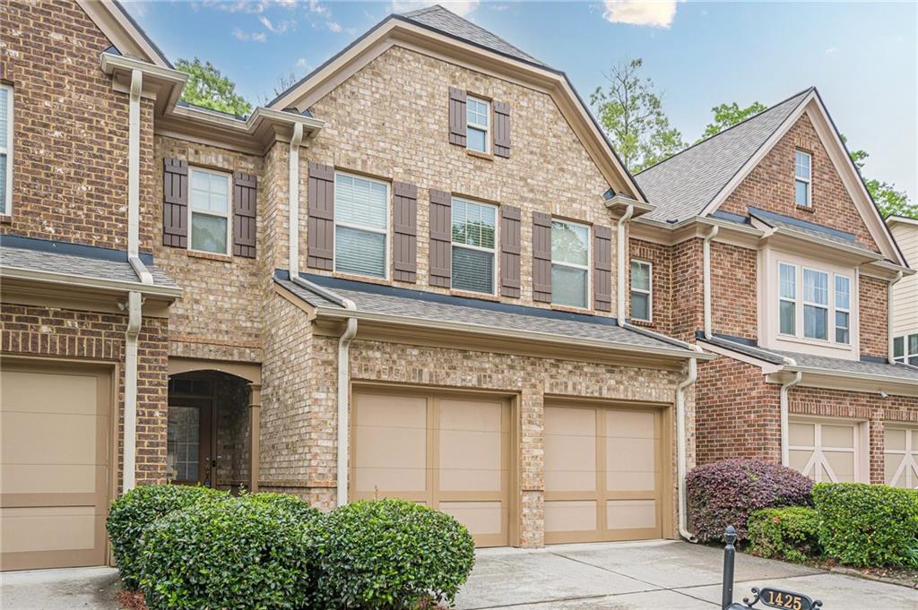 1425 Faircrest Lane