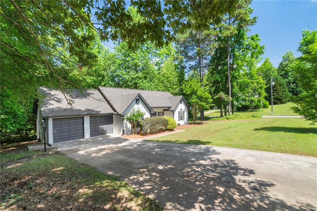 545 Willow Creek Drive, Temple, Georgia image 2
