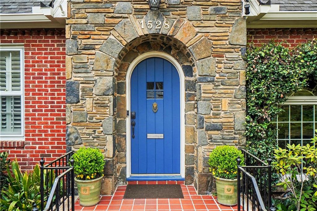 1528 N Highland Avenue NE