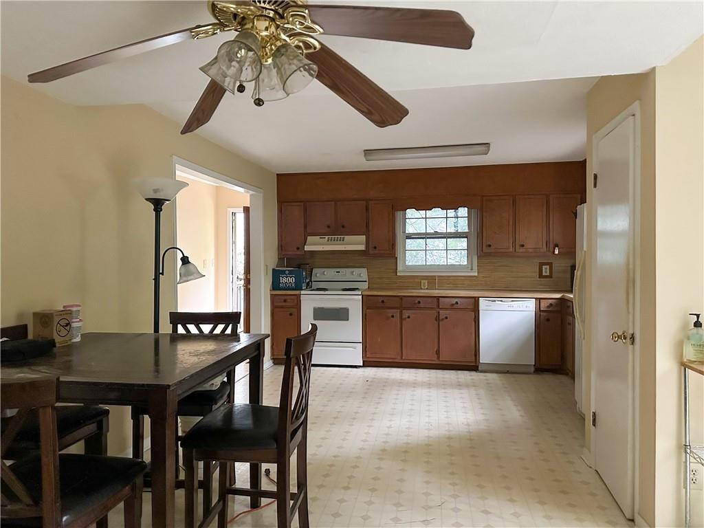 2413 Charleston Oaks Lane