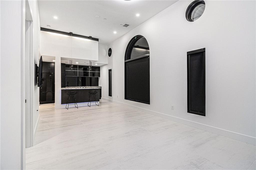 Mayfair Tower - Residential Lease
