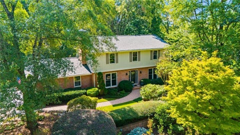 Homes For Sale - 305 Wickerberry Lane<br/> Roswell, GA 30075