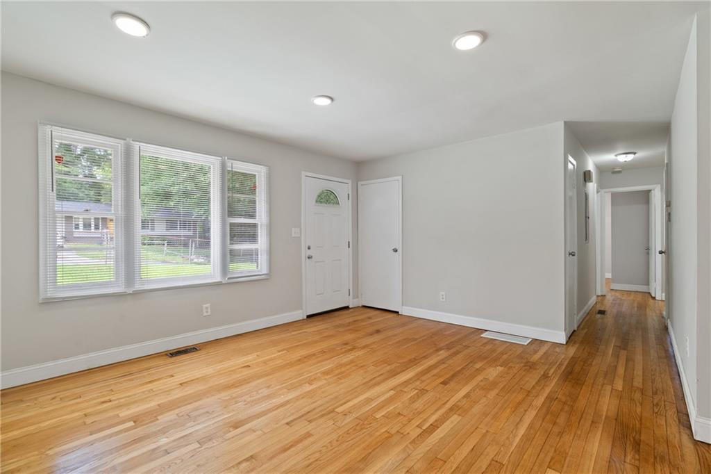 3236 Renault Road SE