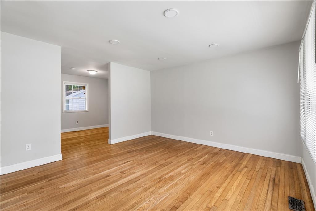 3236 Renault Road SE