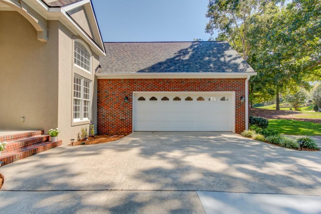 6560 Pond View Court