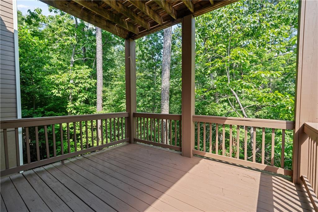 16 Creekview Drive SE