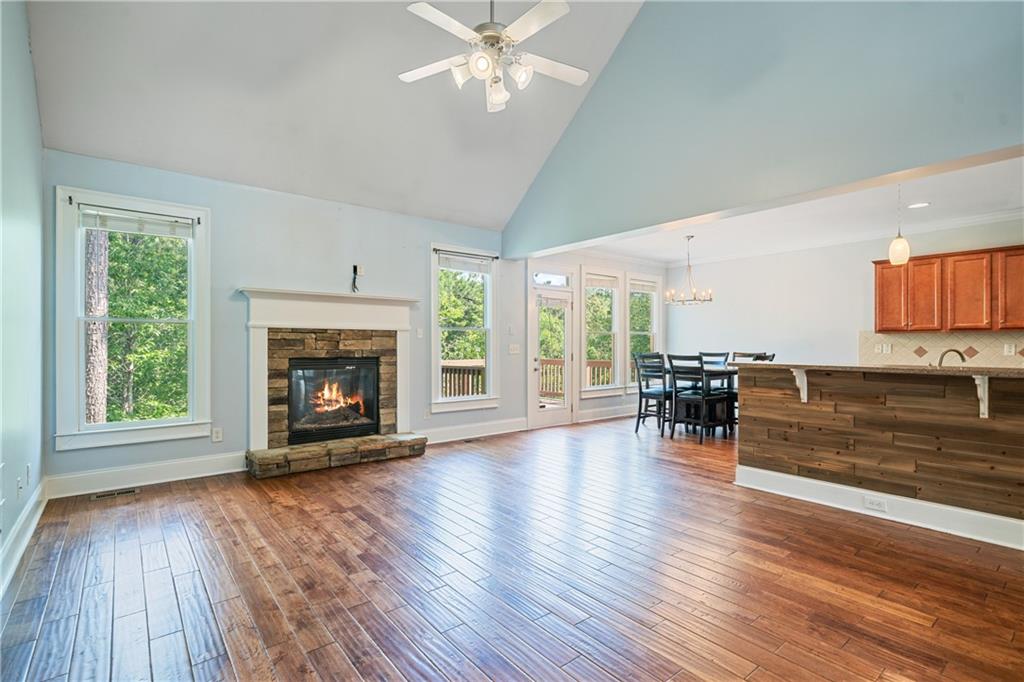 16 Creekview Drive SE