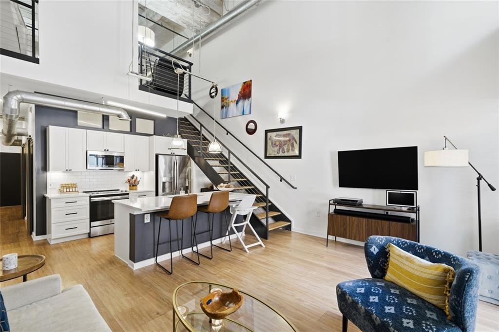 260 18th Street NW 10215