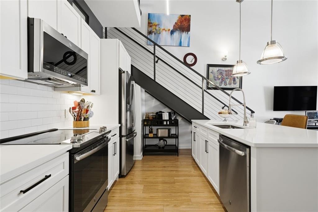 260 18th Street NW 10215