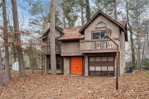 Homes For Sale - 1043 Ascot Court<br/> Riverdale, GA 30296