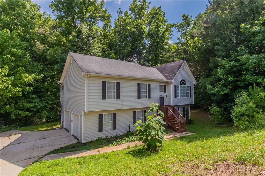 1404 Lancaster Court