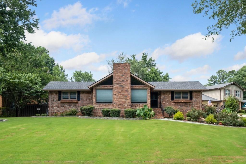 2816 Cardinal Lake Circle NW