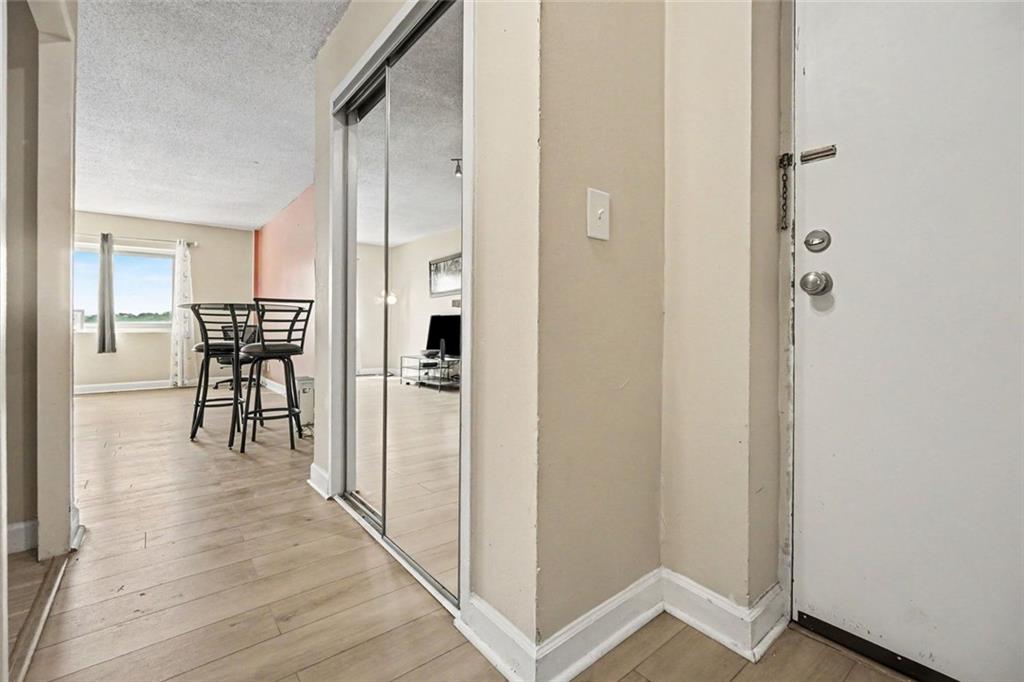 2285 Peachtree Road NE 909